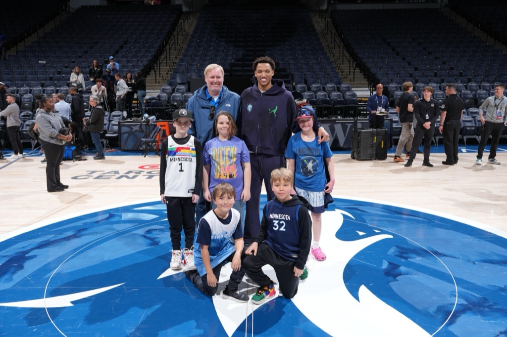 2024_grade_state_champions_timberwolves_night_TW_2024.04.12_ATL_6928