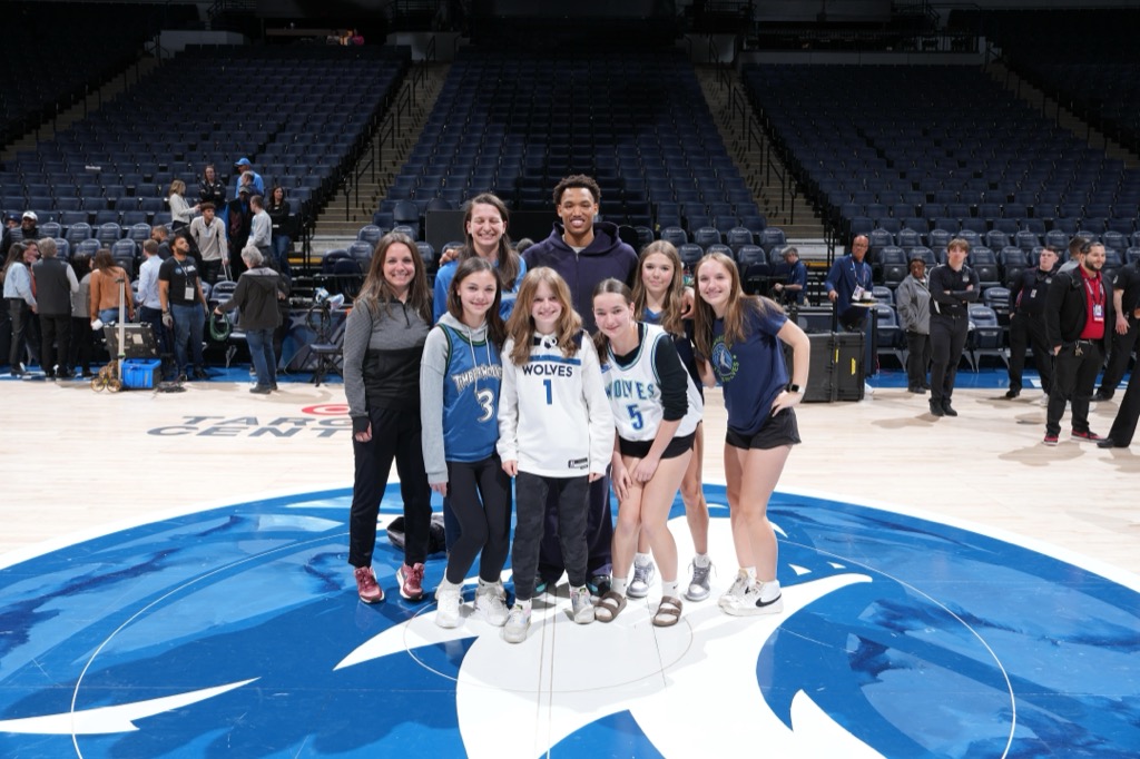 2024_grade_state_champions_timberwolves_night_TW_2024.04.12_ATL_6933